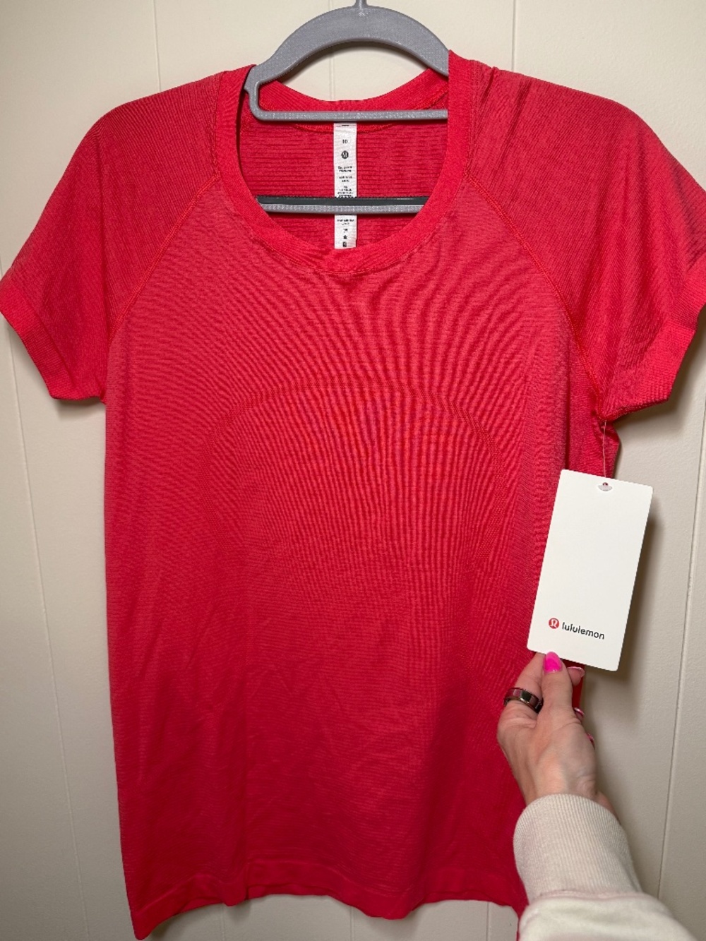 NWT Lululemon Swiftly Tech Short Sleeve 2.0 Lip Gloss Size 10